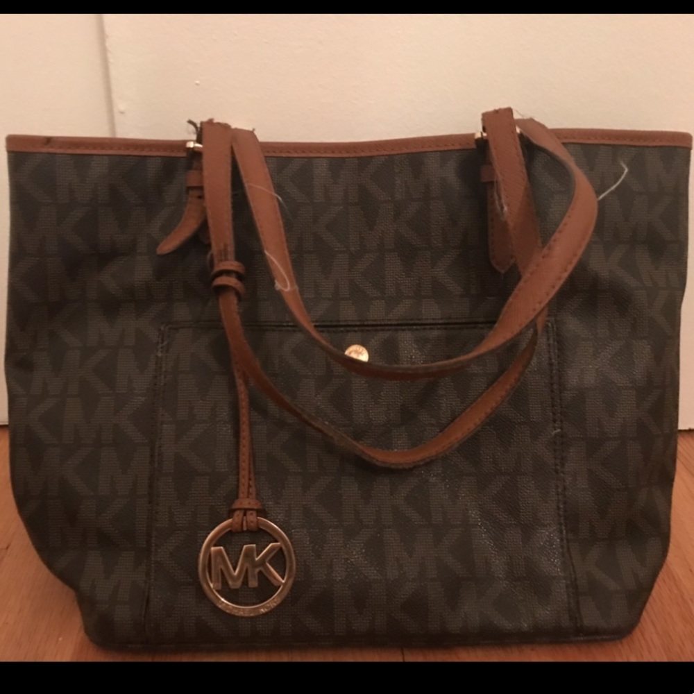 Michael Kors Jet Set Snap Tote